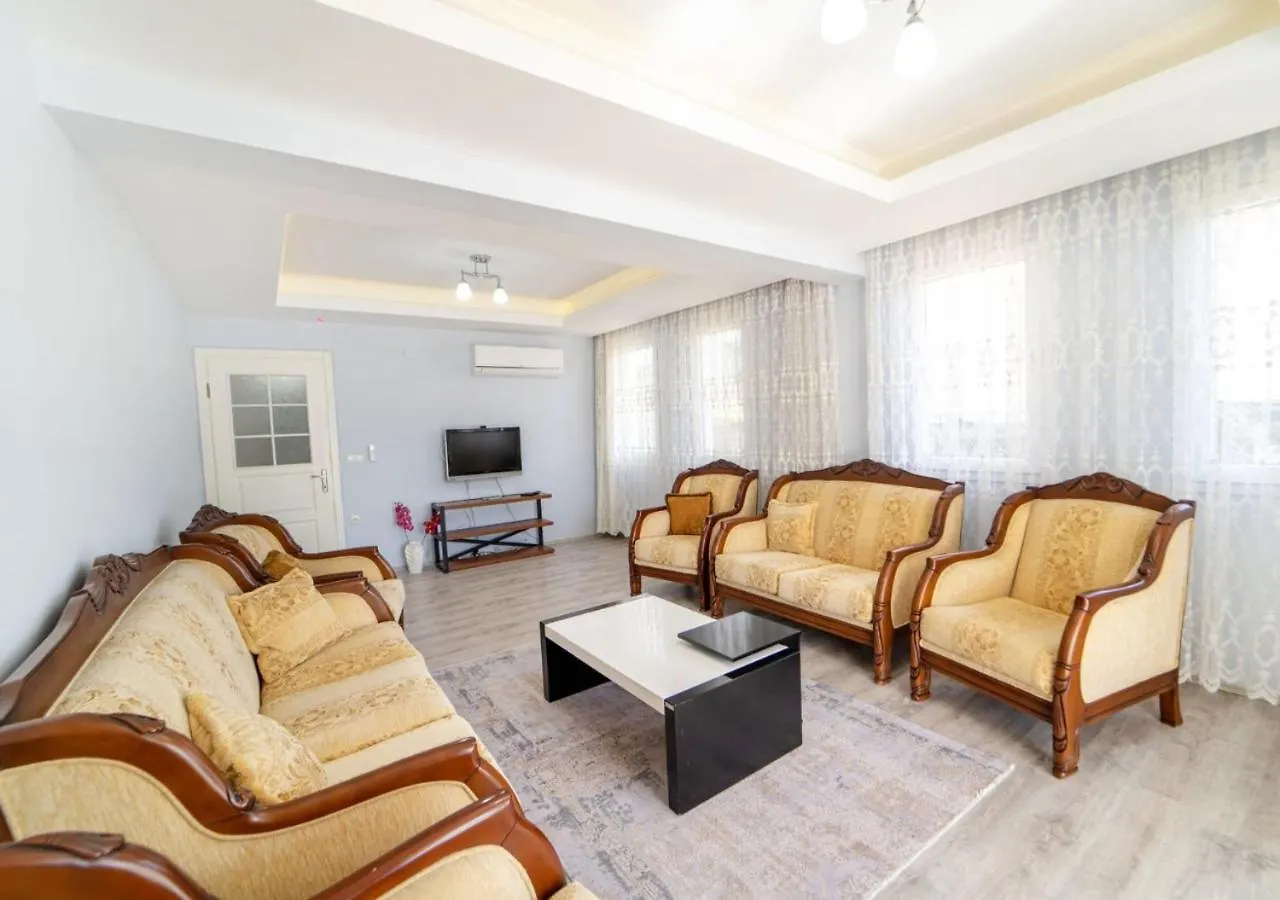 Fethiye'De Ferah Ve Konforlu Daire Appartamento Fethiye
